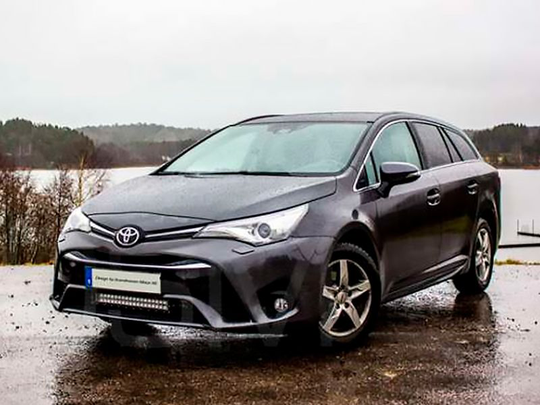 Led-lisävalosarja Toyota Avensis (III) (2015-2018)